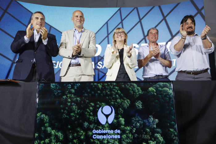 Ministra de Salud Pública, presidente de OSE, intendente de Canelones y otras autoridades