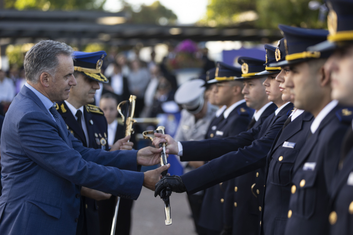 Más de 70 cadetes egresaron de la Escuela Nacional de Policía
