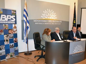 Murro y Bonomi en el lanzamiento de la acción "Cordón Seguro"