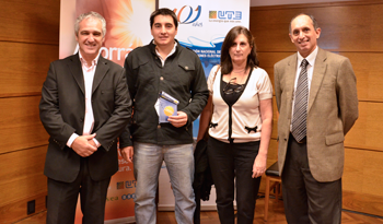 Clientes premiados y autoridades del Plan Solar