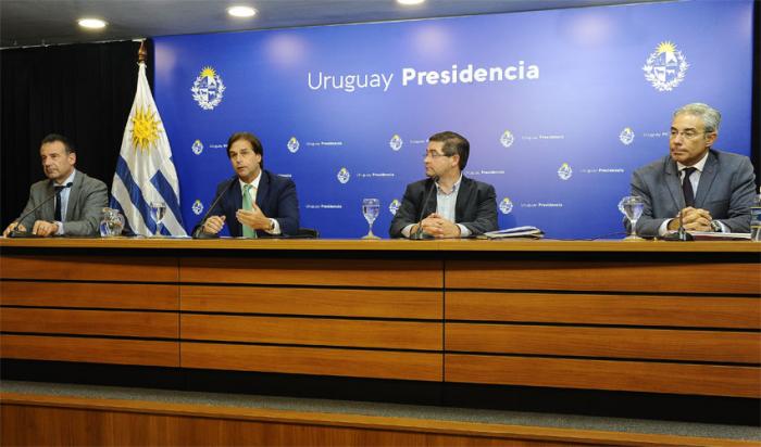 Daniel Salinas, Luis Lacalle Pou, Leonardo Cipriani y Robert Silva