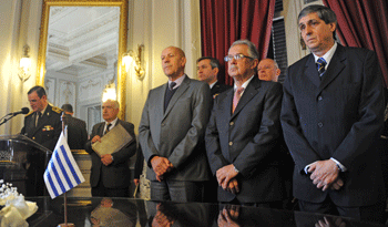 Asunción de Jorge Menéndez como ministro de Defensa y de Daniel Montiel como subsecretario