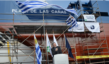 Ministro de Industria, Energía y Minería, Roberto Kreimerman, en bautismo de barcaza