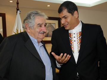 Presidentes José Mujica y Rafael Correa