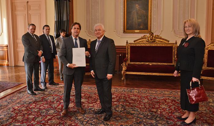 Lacalle Pou recibe cartas credenciales