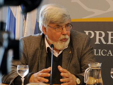 Ministro Bonomi en conferencia de prensa