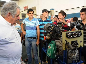 Presidente Mujica y estudiantes de UTU
