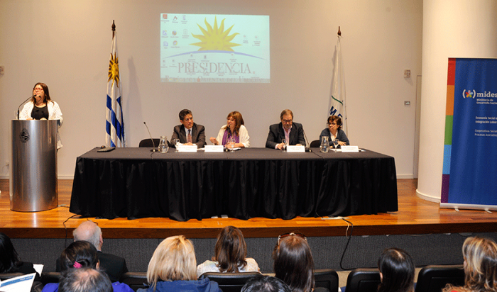 Autoridades en jornada sobre cooperativismo