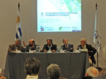 Autoridades en jornada sobre proceso de implementación de la Ley de Ordenamiento Territorial y Desarrollo Sostenible