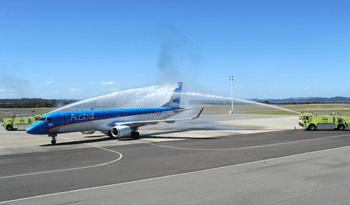 Arribo del primer avión de la temporada 2016 procedente de Argentina