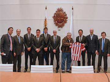 Presidente José Mujica y jugadores del Atlético Madrid