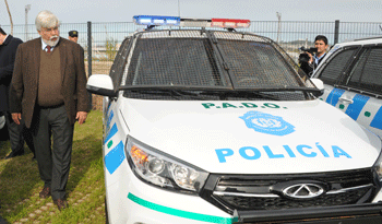 Ministro Eduardo Bonomi presentó 30 unidades blindadas de la Policía