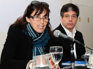 Autoridades en conferencia de prensa