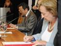 Uruguay recibe de China equipamiento para teatros por un valor de 3 millones de dólares