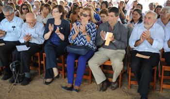 Sendic, Muñoz, Arismendi y maestro Soler en escuela rural