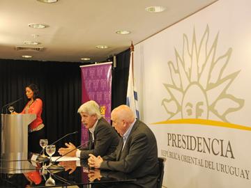 Ministro Brenta en conferencia de prensa