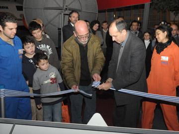 Corte de cinta en la inauguración
