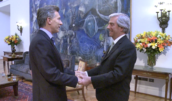 Presidente Tabaré Vázquez y mandatario electo de Argentina Mauricio Macri