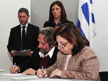 Autoridades firman convenios para el Plan Siete Zonas