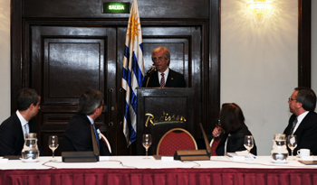 Presidente Vázquez en reunión del Consejo de las Américas