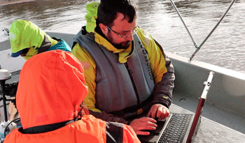 Técnicos de CARU realizan monitoreo del río Uruguay
