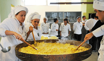 Estudiantes de gastronomía de UTU