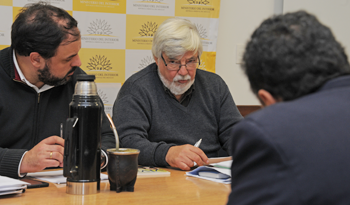 Ministro Eduardo Bonomi reunido con organizaciones sociales en Tacuarembó