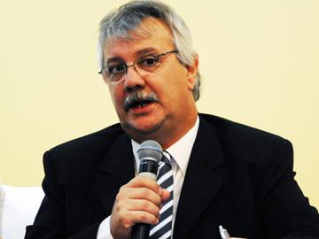 Ministro de Transporte y Obras Públicas Enrique Pintado