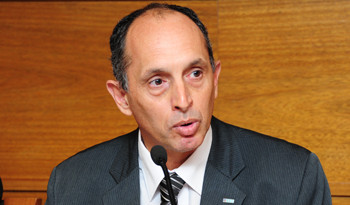 Presidente de UTE, Gonzalo Casaravilla