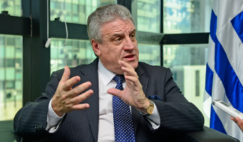 Director de la Oficina Nacional de Servicio Civil, Alberto Scavarelli