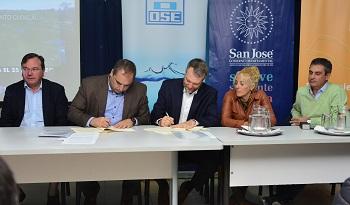 Firma de contrato con el BID