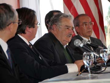 Presidente Mujica anuncia estímulos a la inversión