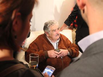 Presidente Mujica reunido con los compatriotas