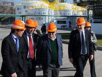Presidente José Mujica, ministro de Industria, Roberto Kreimerman y presidente de ANCAP, Raúl Sendic en planta de ALUR en Capurro Presidente José Mujica, ministro de Industria, Roberto Kreimerman y presidente de ANCAP, Raúl Sendic en planta de ALUR en Capurro
