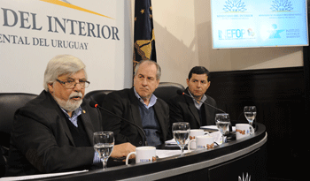 Ministros Eduardo Bonomi y Ernesto Murro junto al director de INEFOP, Eduardo Pereyra Ministros Eduardo Bonomi y Ernesto Murro junto al director de INEFOP, Eduardo Pereyra