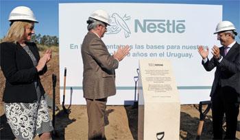Colocación de piedra fundamental de nueva planta de Nestlé (Foto de archivo)
