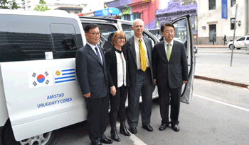 República de Corea donó cinco ambulancias al Gobierno