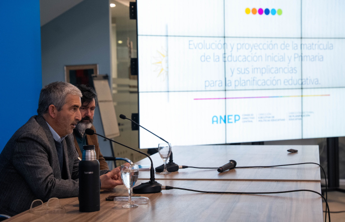 Pablo Caggiani y Antonio Romano durante el cierre del seminario Evolución y proyección de la matrícula de la Educación Inicial y Primaria y sus implicancias para la planificación educativa”