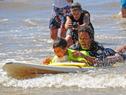 Tercera edición del Festival de Surfing Inclusivo convocó a 40 niños y adultos en Montevideo