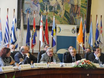 Presidente Mujica y prosecretario Cánepa participan en Congreso de Intendentes