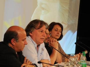 Ministro Lorenzo en su exposición