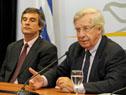 Danilo Astori y Álvaro García en conferencia de prensa luego del Consejo de Ministros