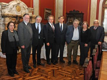 Presidente Mujica en Cancillería junto a autoridades nacionales y representantes del Centro Lázaro Cárdenas