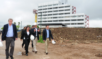 Presidenta de ASSE, Beatriz Silva, en recorrida por el Centro Hospitalario Libertad