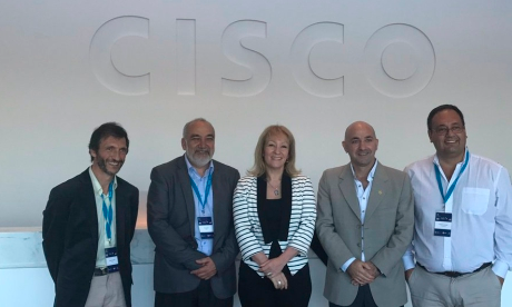 Autoridades uruguayas y de la empresa estadounidense
