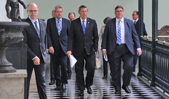 Rodolfo Nin Novoa y Timo Soini