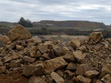 Campo y rocas