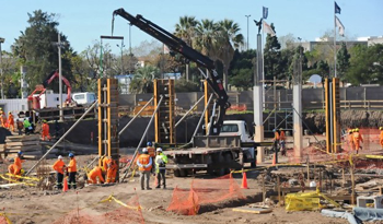 Trabajaodores en obras de ANTEL Arena