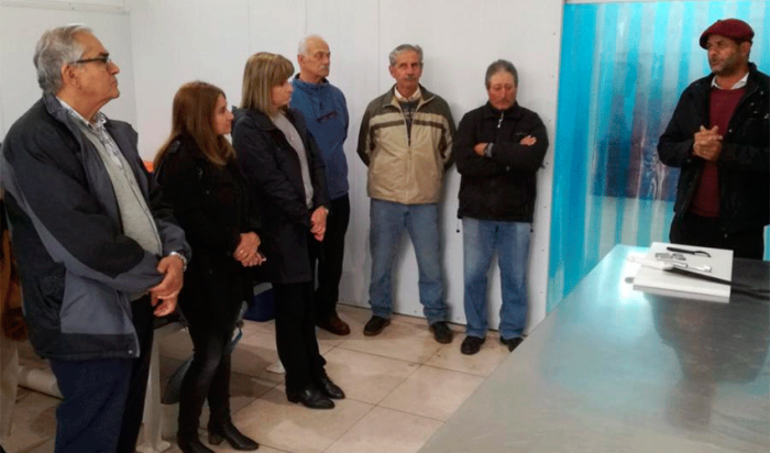 Visita de autoridades a cooperativa de productores de San Antonio, Canelones