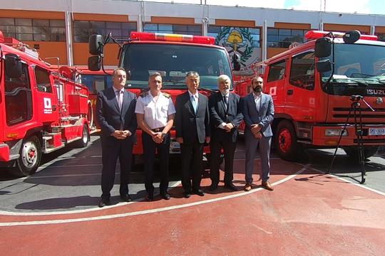 Presentación de vehículos y equipamiento de Bomberos